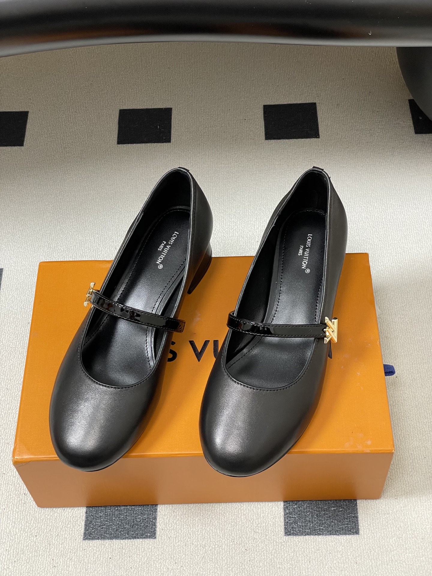 Women's high heels